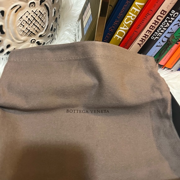 Bottega Veneta Intrecciato White and Black Wallet - Picture 15 of 16